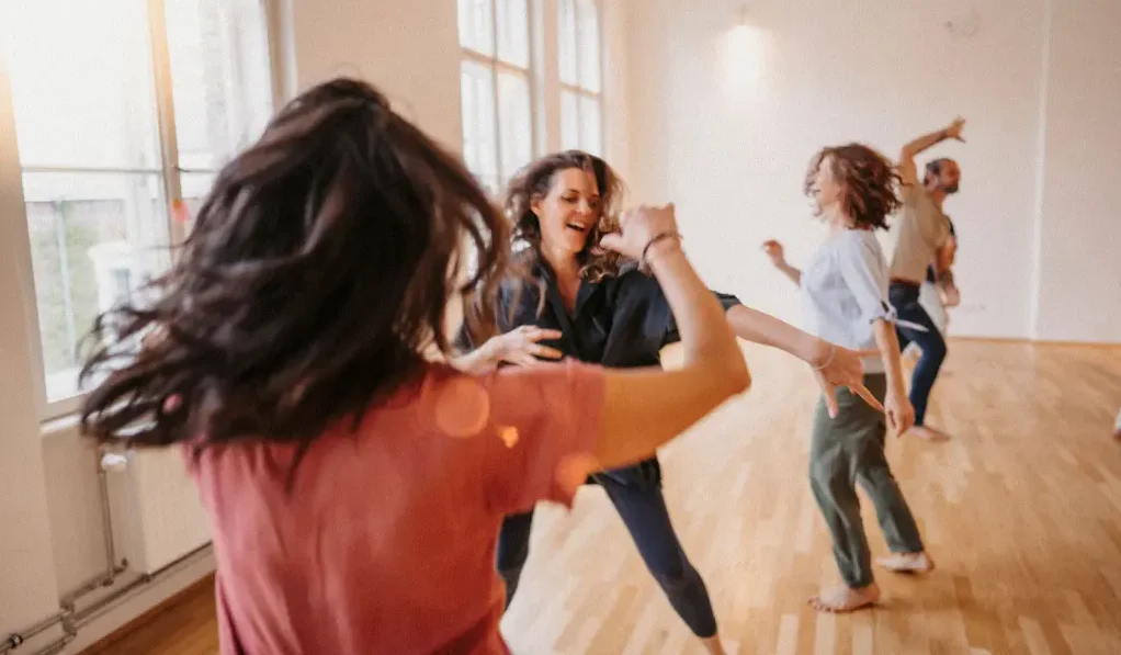 Embodiment Space - Trance Tanz trifft Kontaktimprovisation